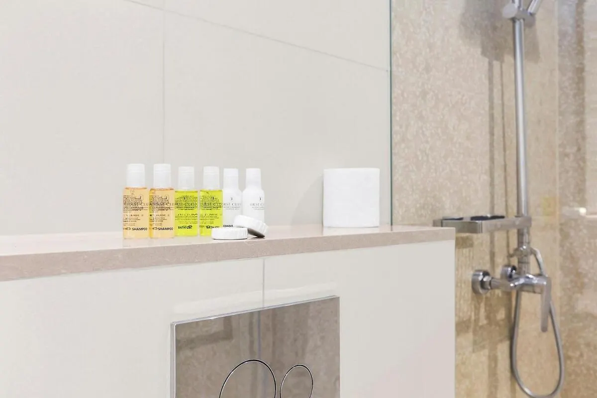 First Class 1Br Exclusive Beach Escape Dubai Apartment